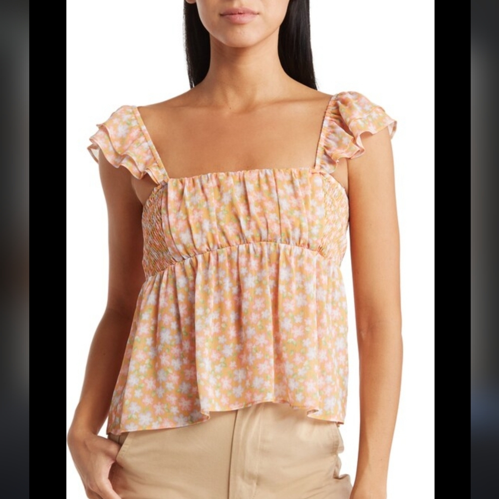 NWT Elodie Smocked Floral Top With Ruffle Sleeves